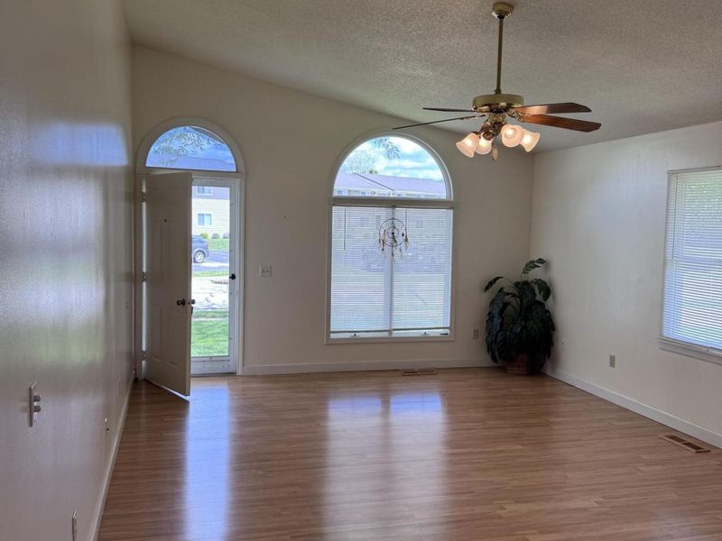 805 Townview Drive, Saint Marys, OH 45885 Photo 3