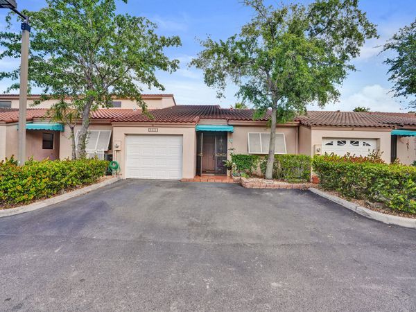 8511 Ardoch Road, Hialeah, FL 33016