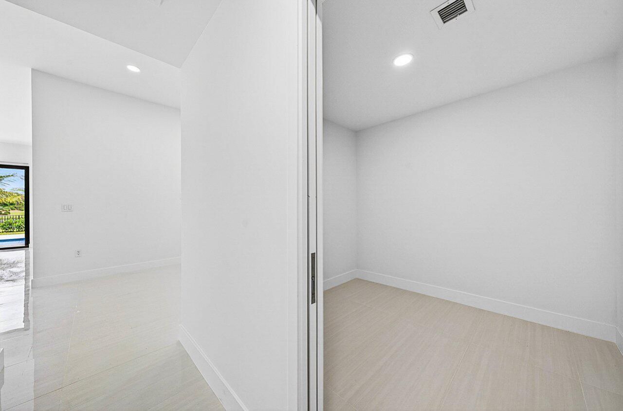 4887 Bocaire Boulevard, Boca Raton, FL 33487 Photo