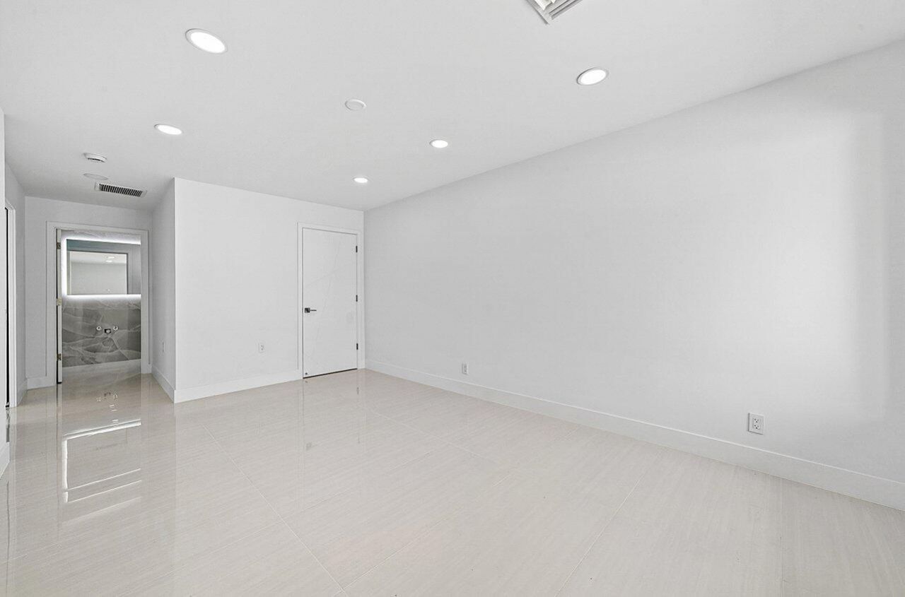 4887 Bocaire Boulevard, Boca Raton, FL 33487 Photo