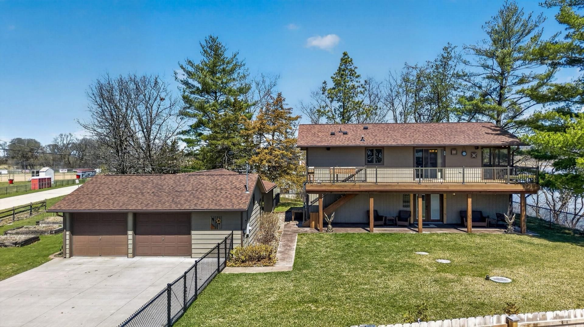 67354 166th Avenue , Wabasha, MN 55981