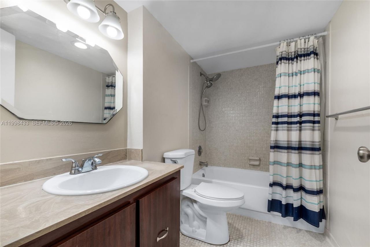 150 SE 25th Rd , Unit 12B, Miami, FL 33129 Photo