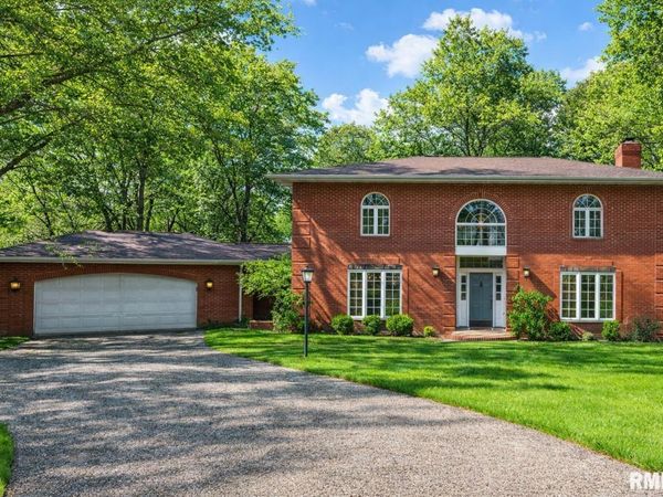 319 W RAVINWOODS Road, Peoria, IL 61615