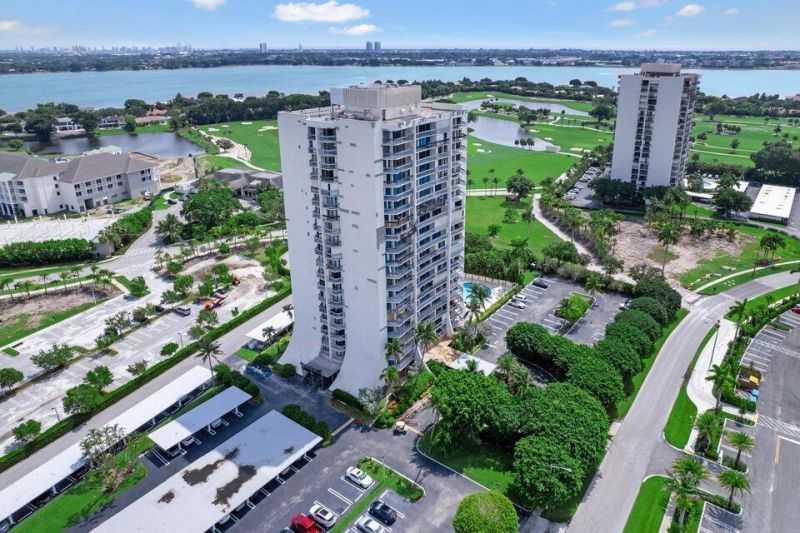 2400 Presidential Way, Unit 1206, West Palm Beach, FL 33401 Photo