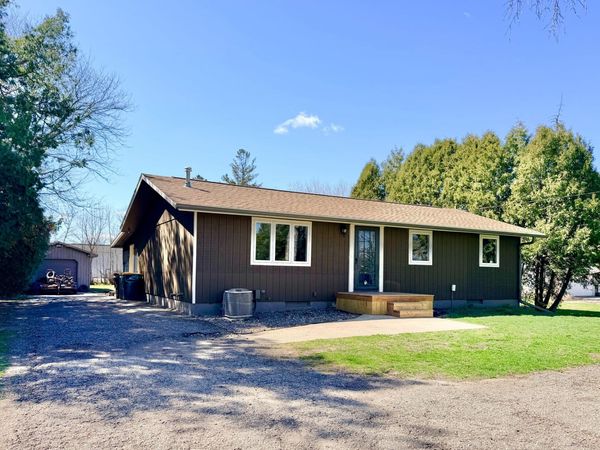 102 Rotterdam Avenue , Hollandale, MN 56045
