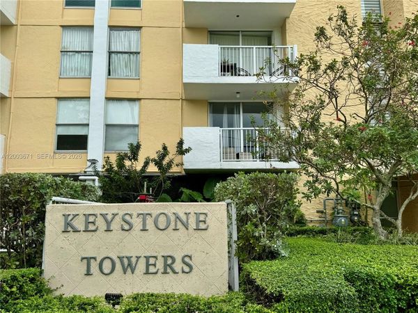 2020 NE 135th St, Unit 810, North Miami, FL 33181