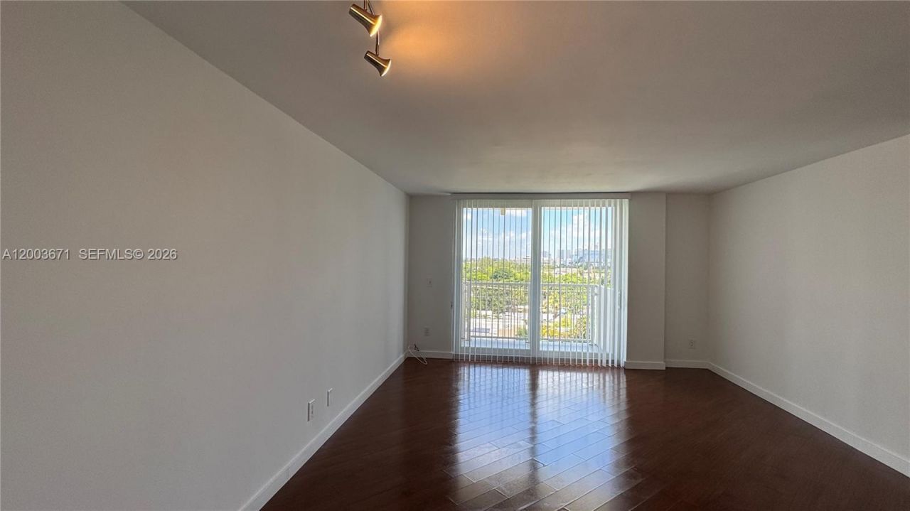 2020 NE 135th St, Unit 810, North Miami, FL 33181 Photo