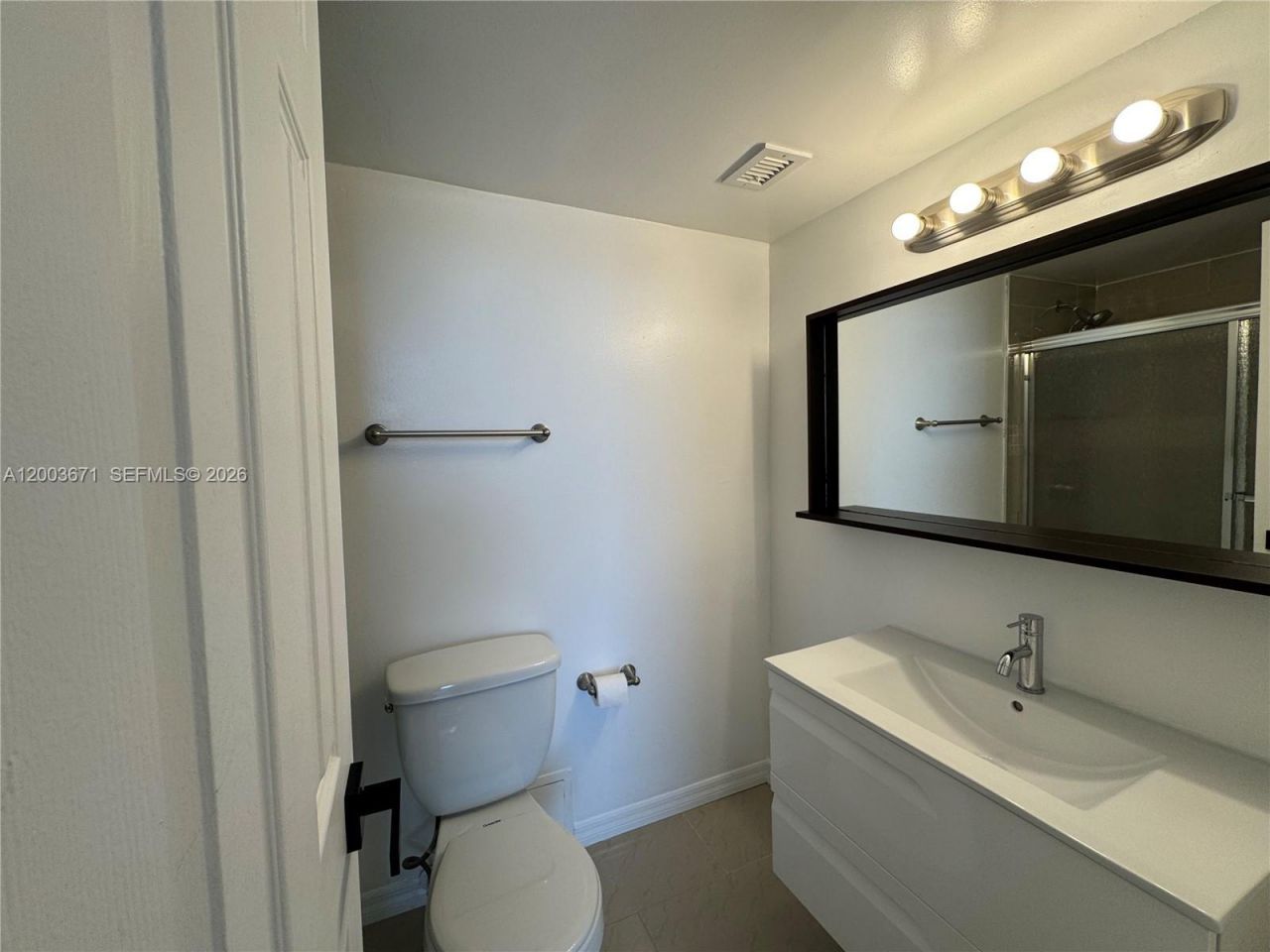 2020 NE 135th St, Unit 810, North Miami, FL 33181 Photo