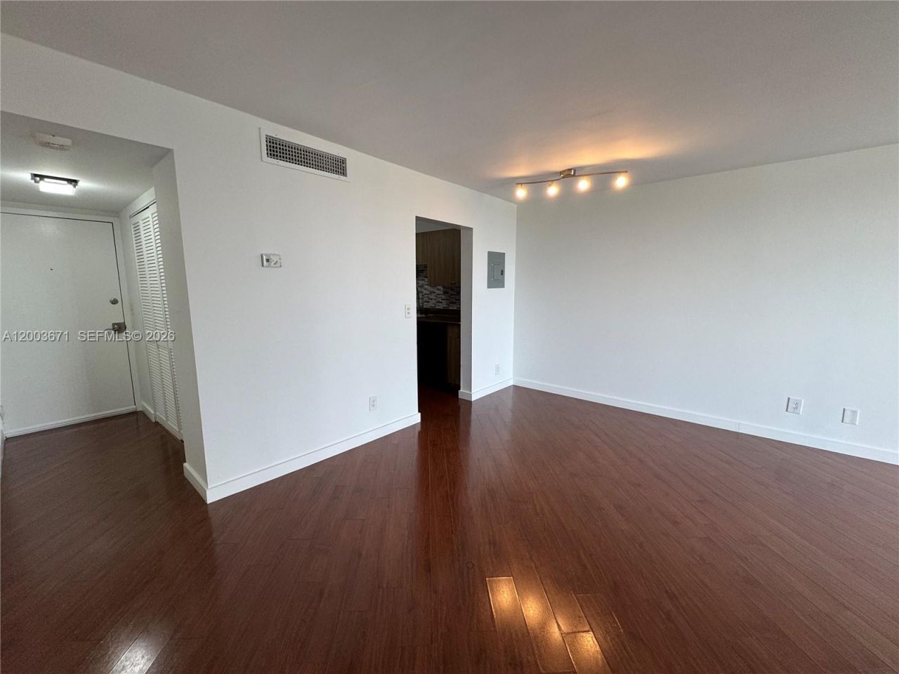 2020 NE 135th St, Unit 810, North Miami, FL 33181 Photo