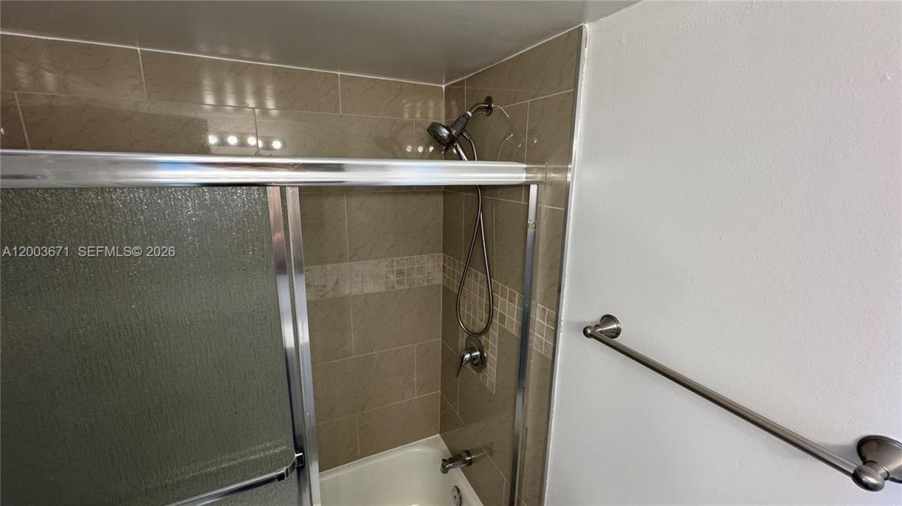 2020 NE 135th St, Unit 810, North Miami, FL 33181 Photo