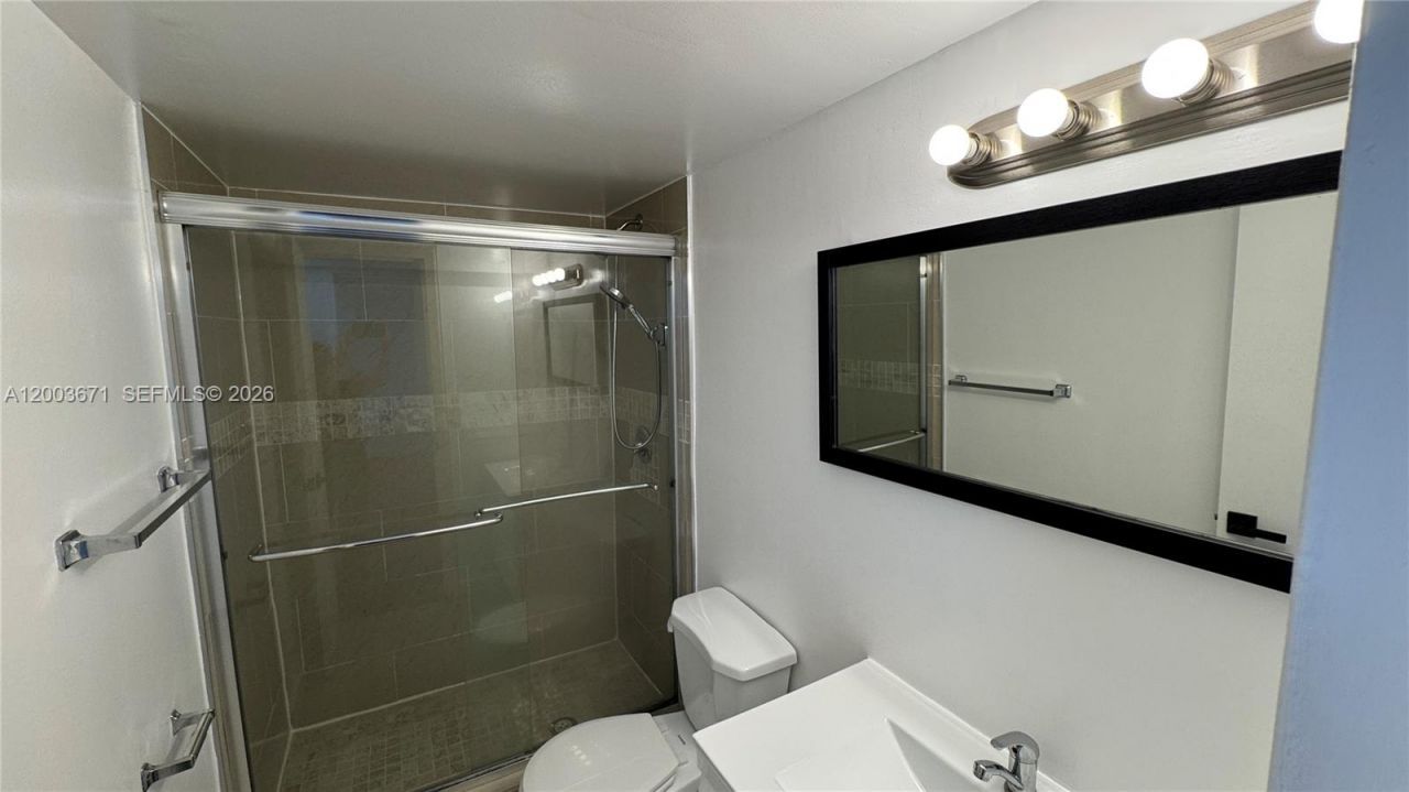 2020 NE 135th St, Unit 810, North Miami, FL 33181 Photo