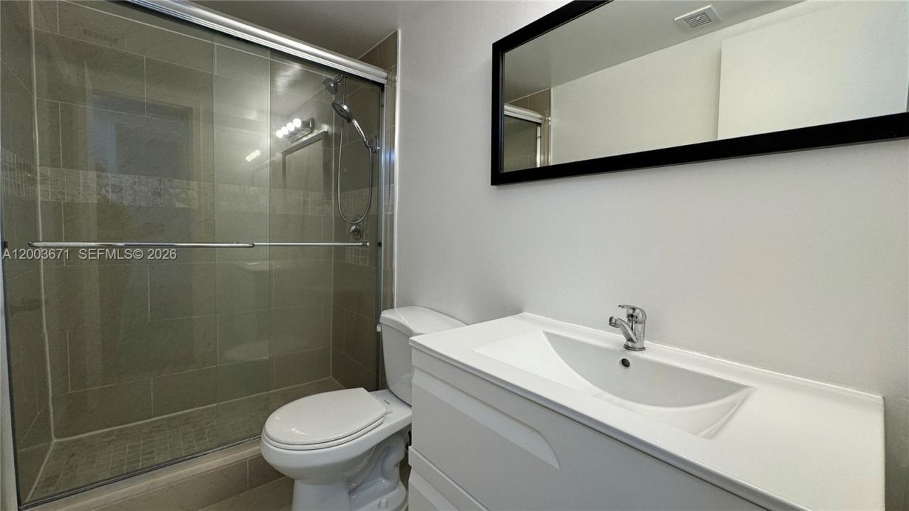 2020 NE 135th St, Unit 810, North Miami, FL 33181 Photo