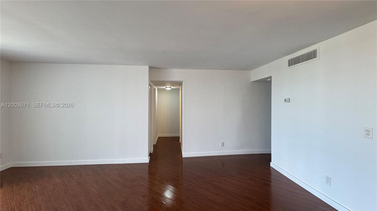 2020 NE 135th St, Unit 810, North Miami, FL 33181 Photo