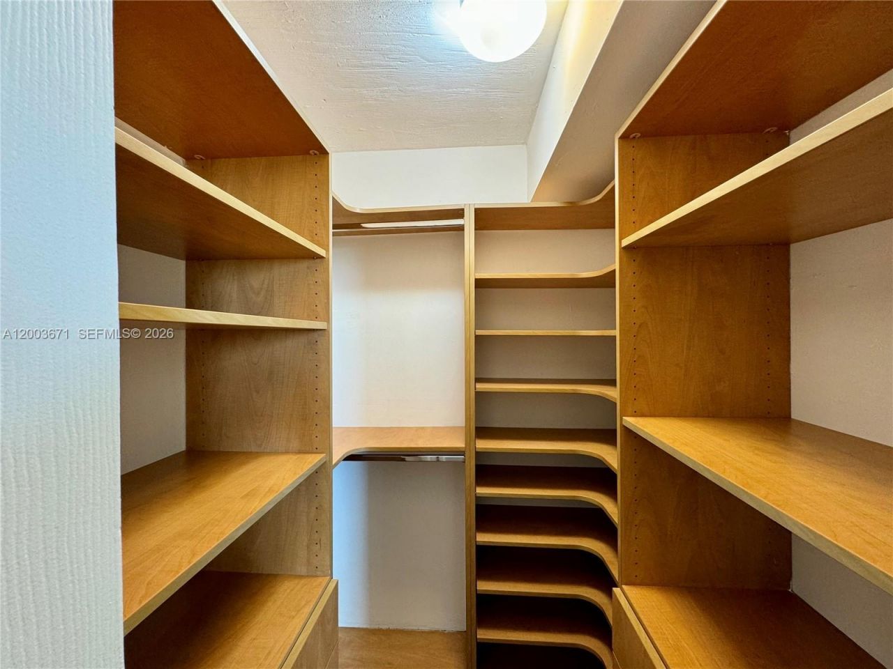 2020 NE 135th St, Unit 810, North Miami, FL 33181 Photo