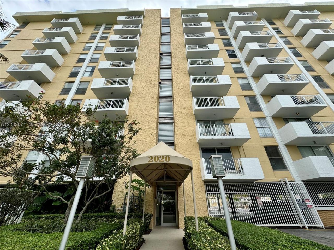 2020 NE 135th St, Unit 810, North Miami, FL 33181 Photo