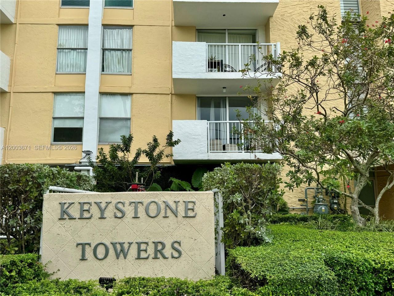 2020 NE 135th St, Unit 810, North Miami, FL 33181 Photo