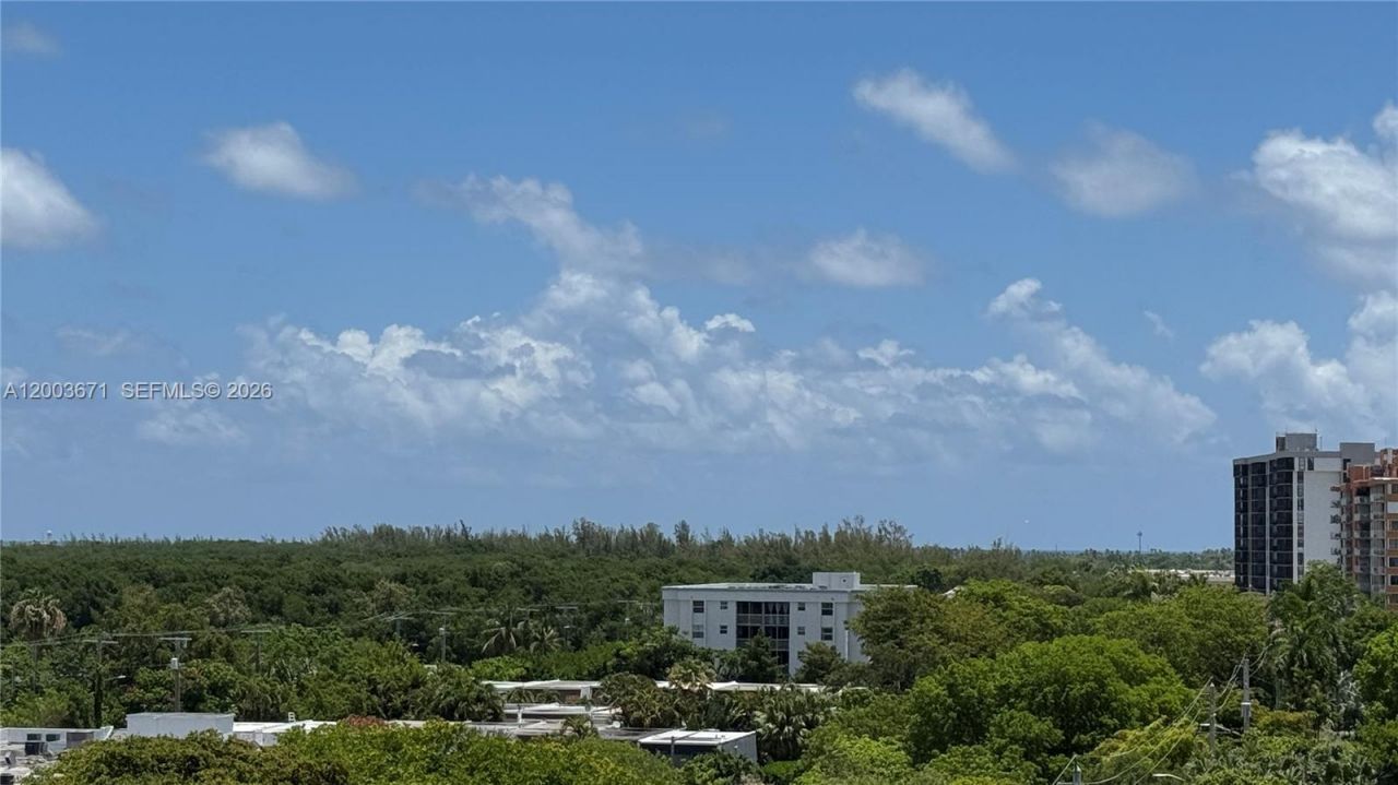 2020 NE 135th St, Unit 810, North Miami, FL 33181 Photo