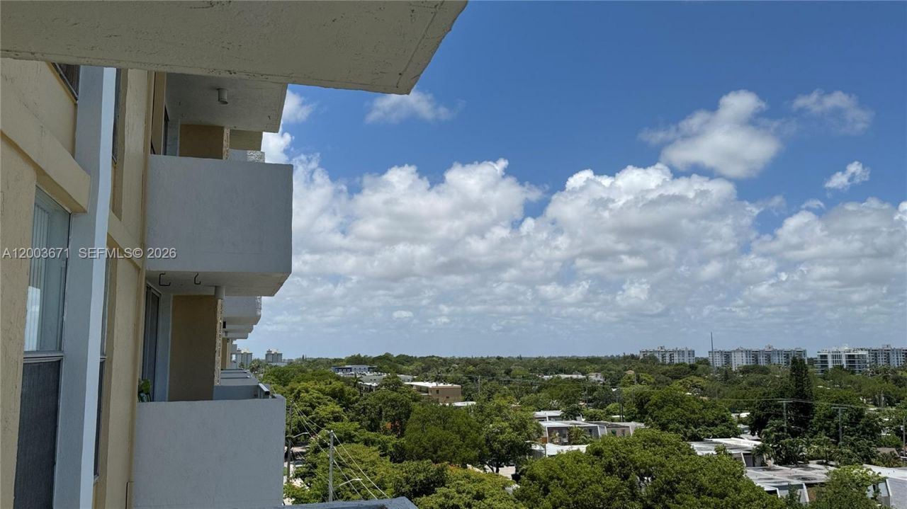 2020 NE 135th St, Unit 810, North Miami, FL 33181 Photo