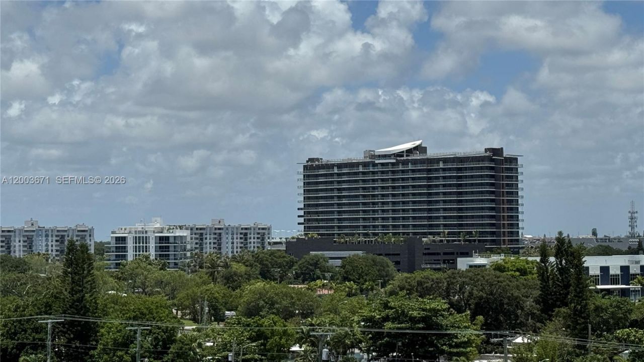 2020 NE 135th St, Unit 810, North Miami, FL 33181 Photo