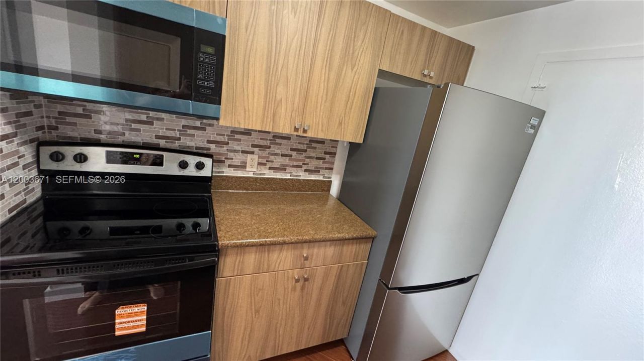 2020 NE 135th St, Unit 810, North Miami, FL 33181 Photo