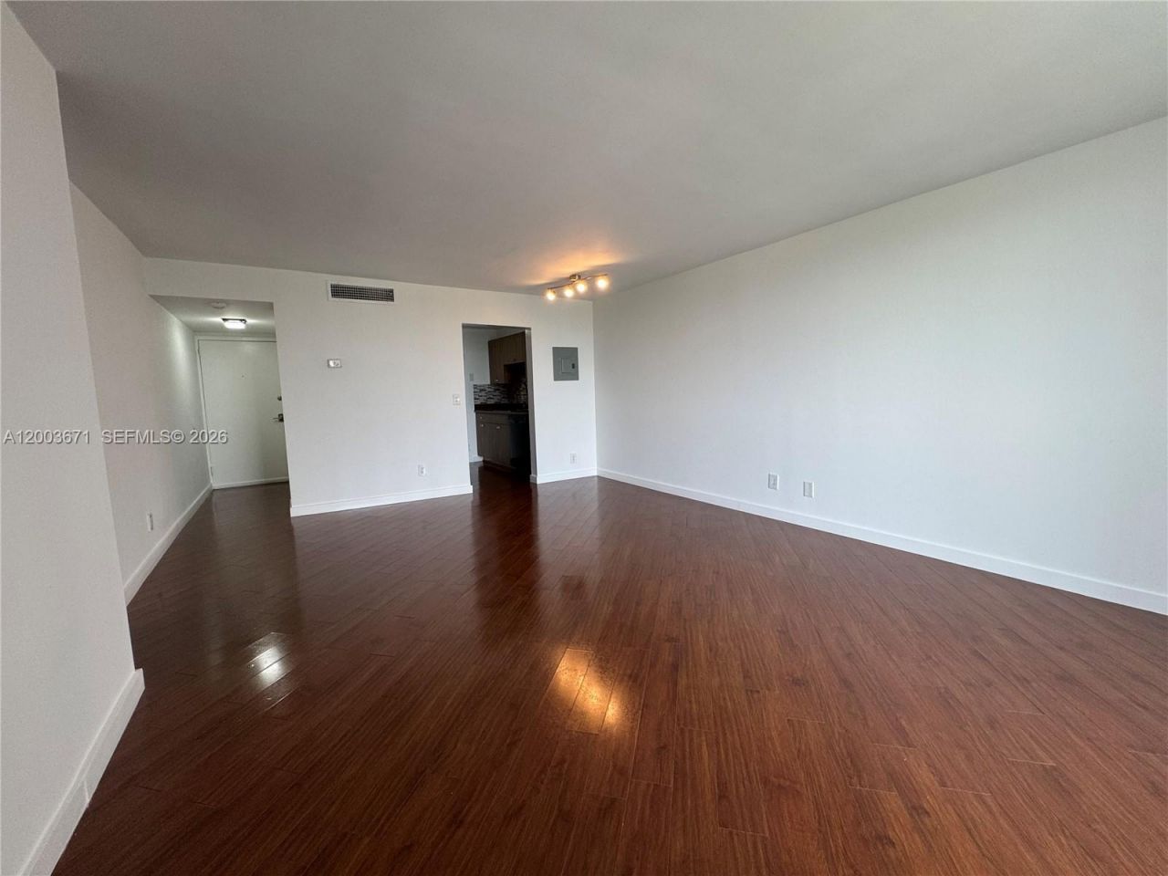 2020 NE 135th St, Unit 810, North Miami, FL 33181 Photo