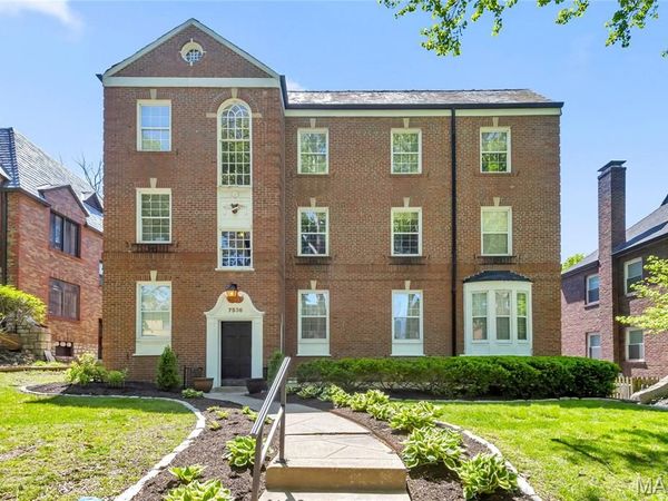 7536 Oxford Drive, St Louis, MO 63105