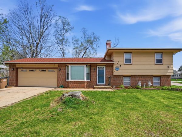 145 Beech Boulevard , Pleasant Hill, IA 50327