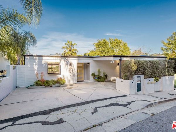 3352 Oak Glen Drive , Los Angeles, CA 90068