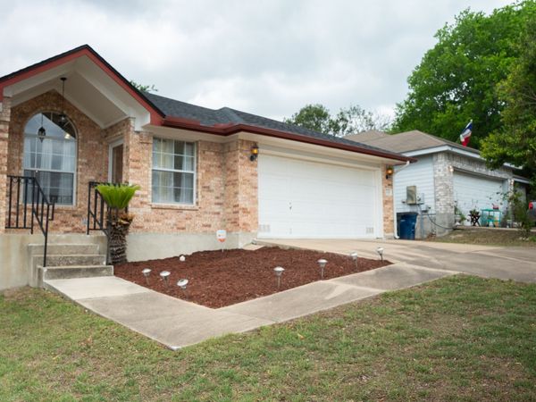 2130 KEYSTONE DR, New Braunfels, TX 78130