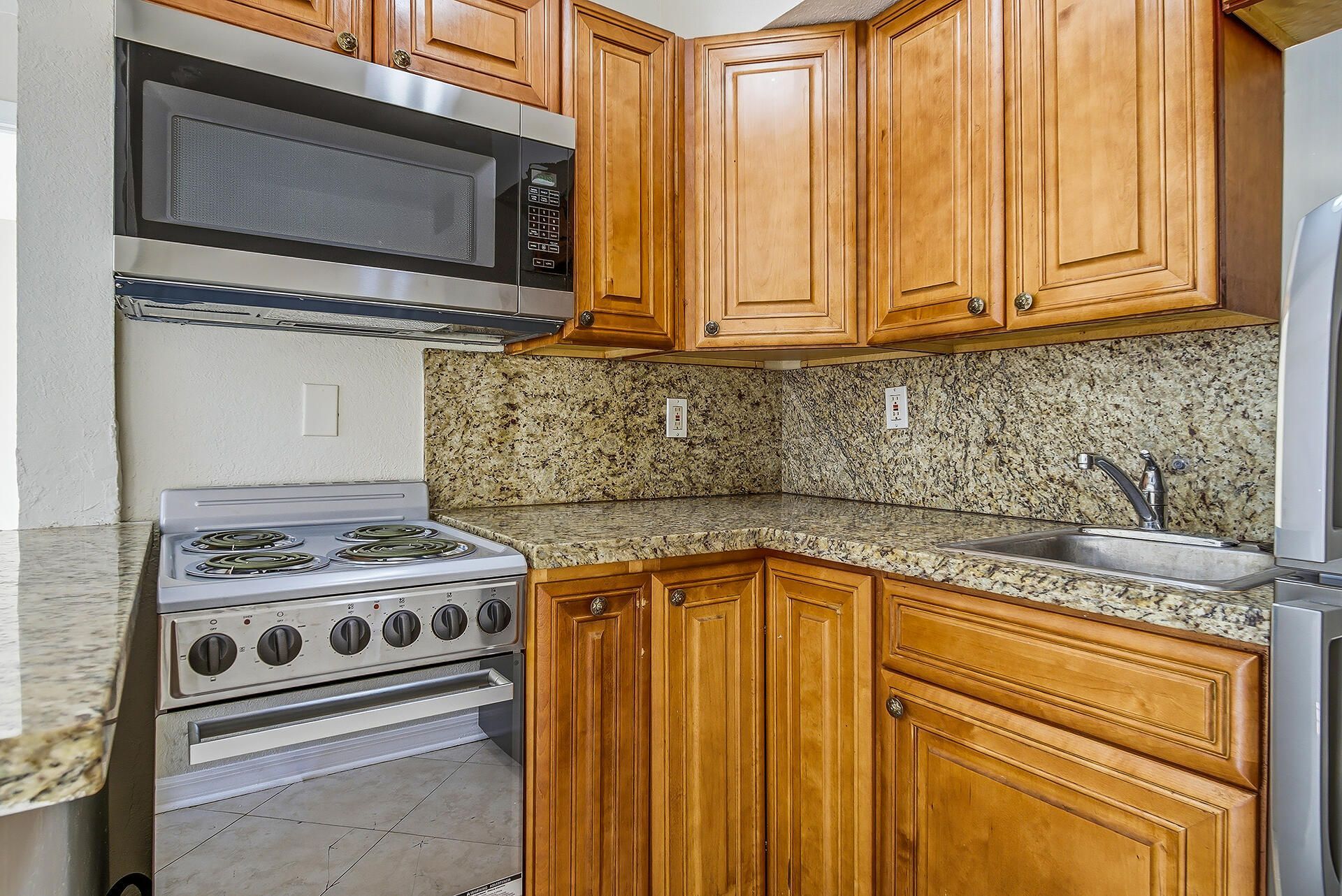 215 S Federal Highway, Unit #2 Rear, Lake Worth Beach, FL 33460 Photo