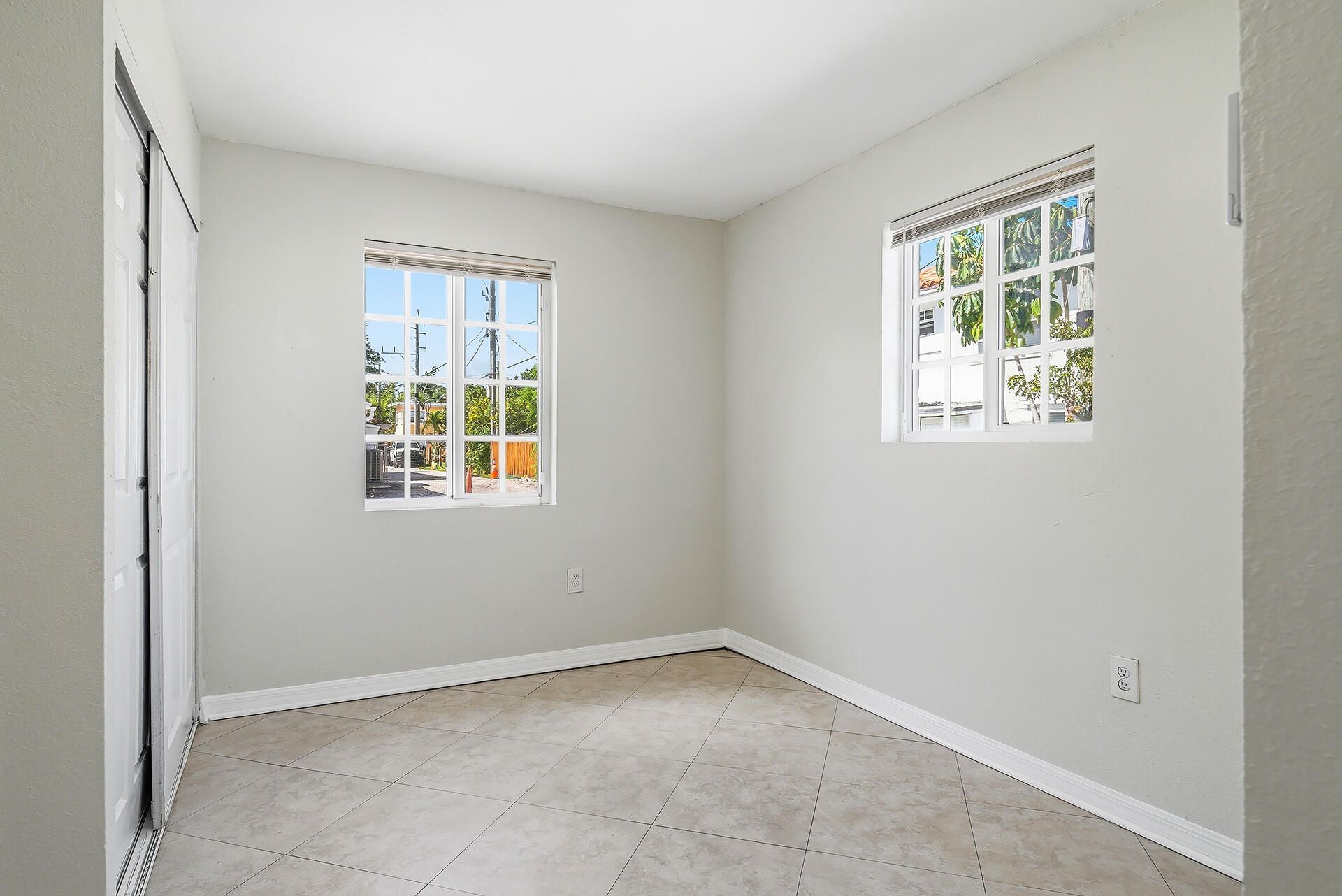 215 S Federal Highway, Unit #2 Rear, Lake Worth Beach, FL 33460 Photo