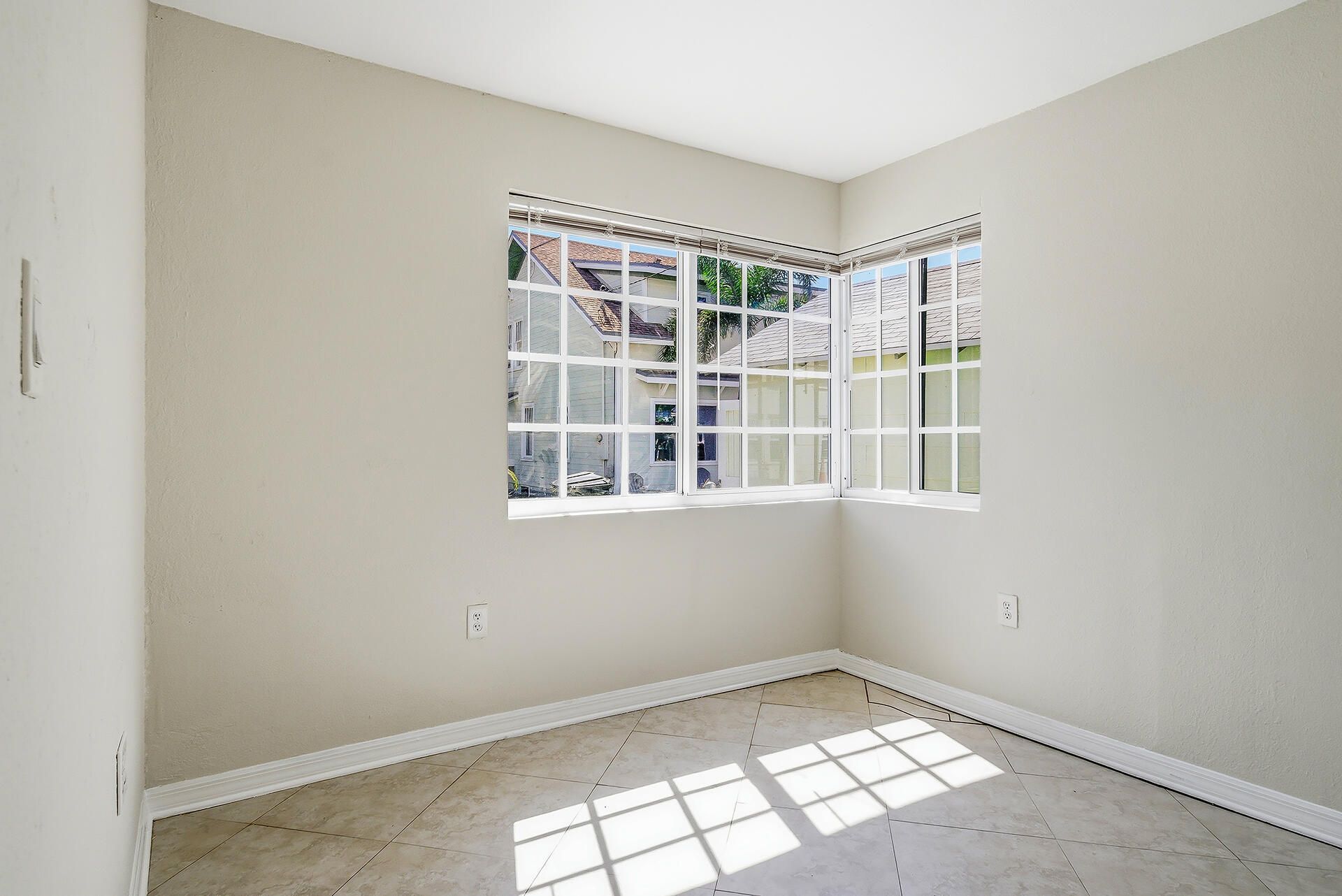 215 S Federal Highway, Unit #2 Rear, Lake Worth Beach, FL 33460 Photo