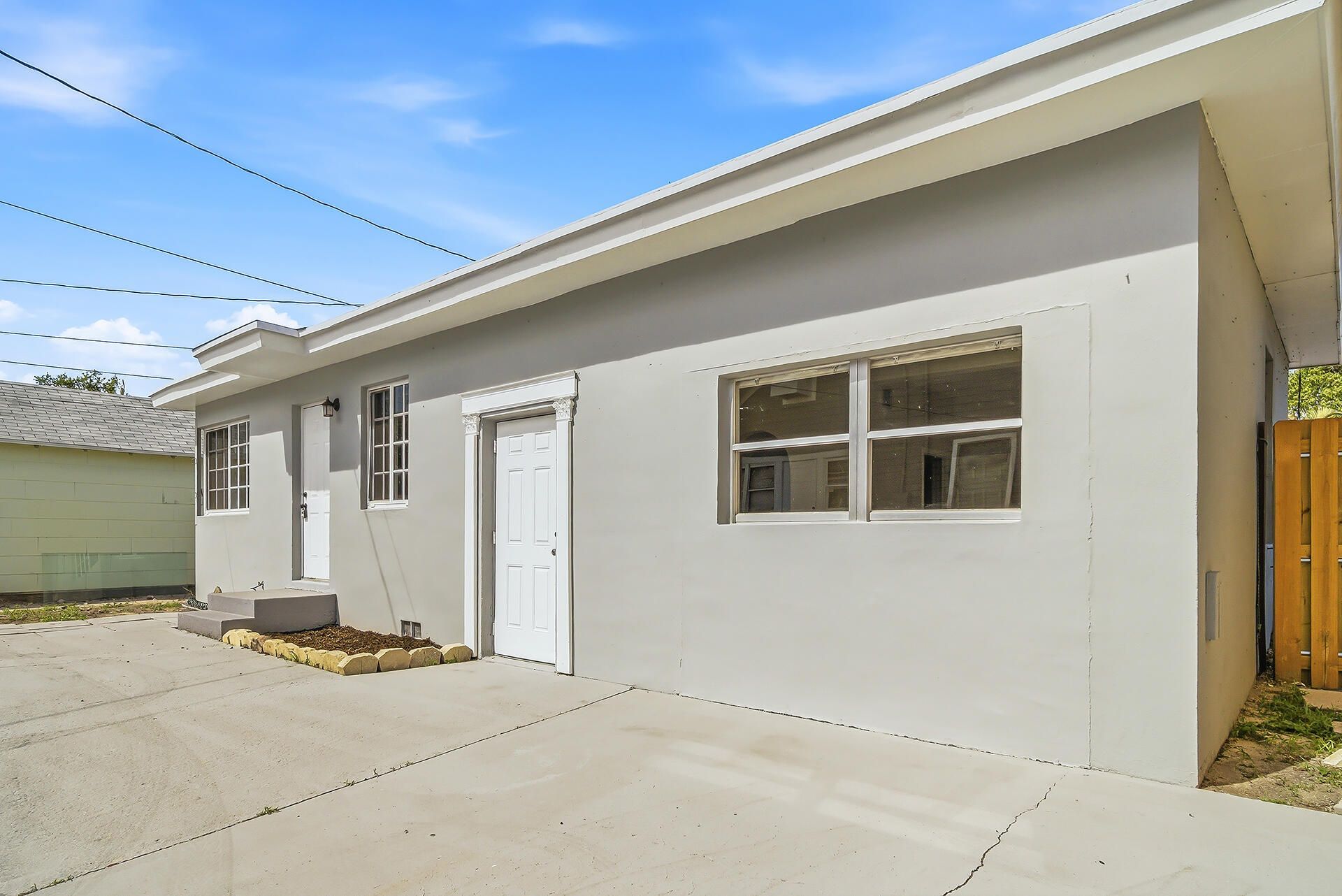 215 S Federal Highway, Unit #2 Rear, Lake Worth Beach, FL 33460 Photo