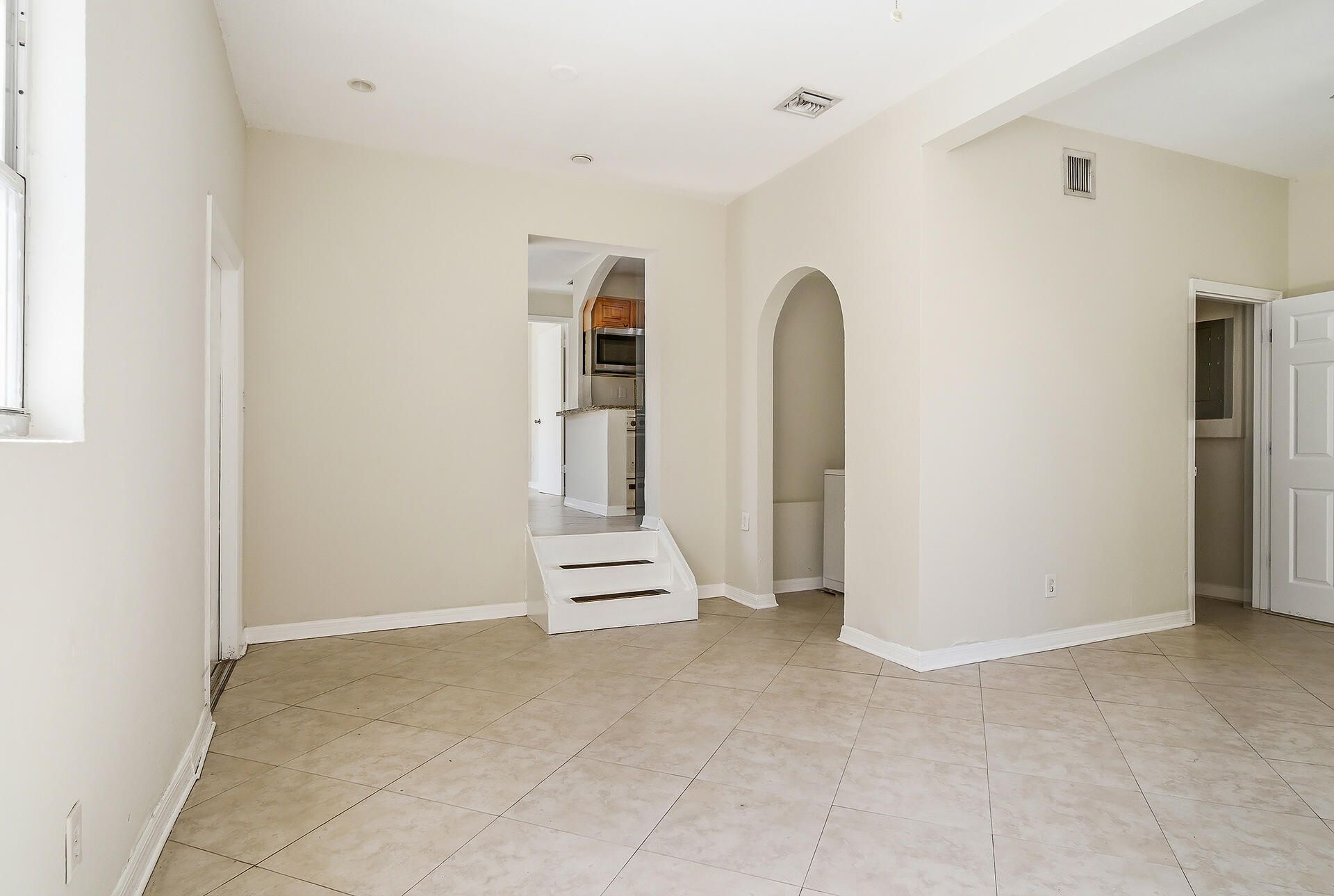 215 S Federal Highway, Unit #2 Rear, Lake Worth Beach, FL 33460 Photo