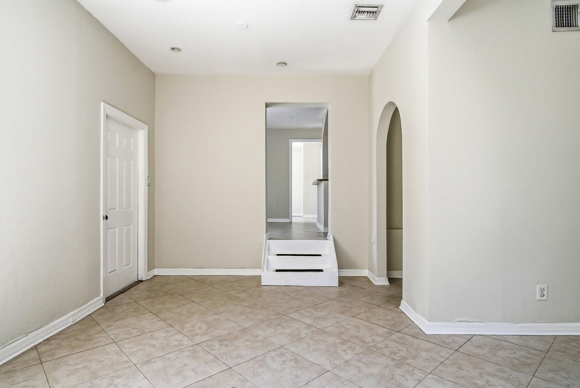 215 S Federal Highway, Unit #2 Rear, Lake Worth Beach, FL 33460 Photo