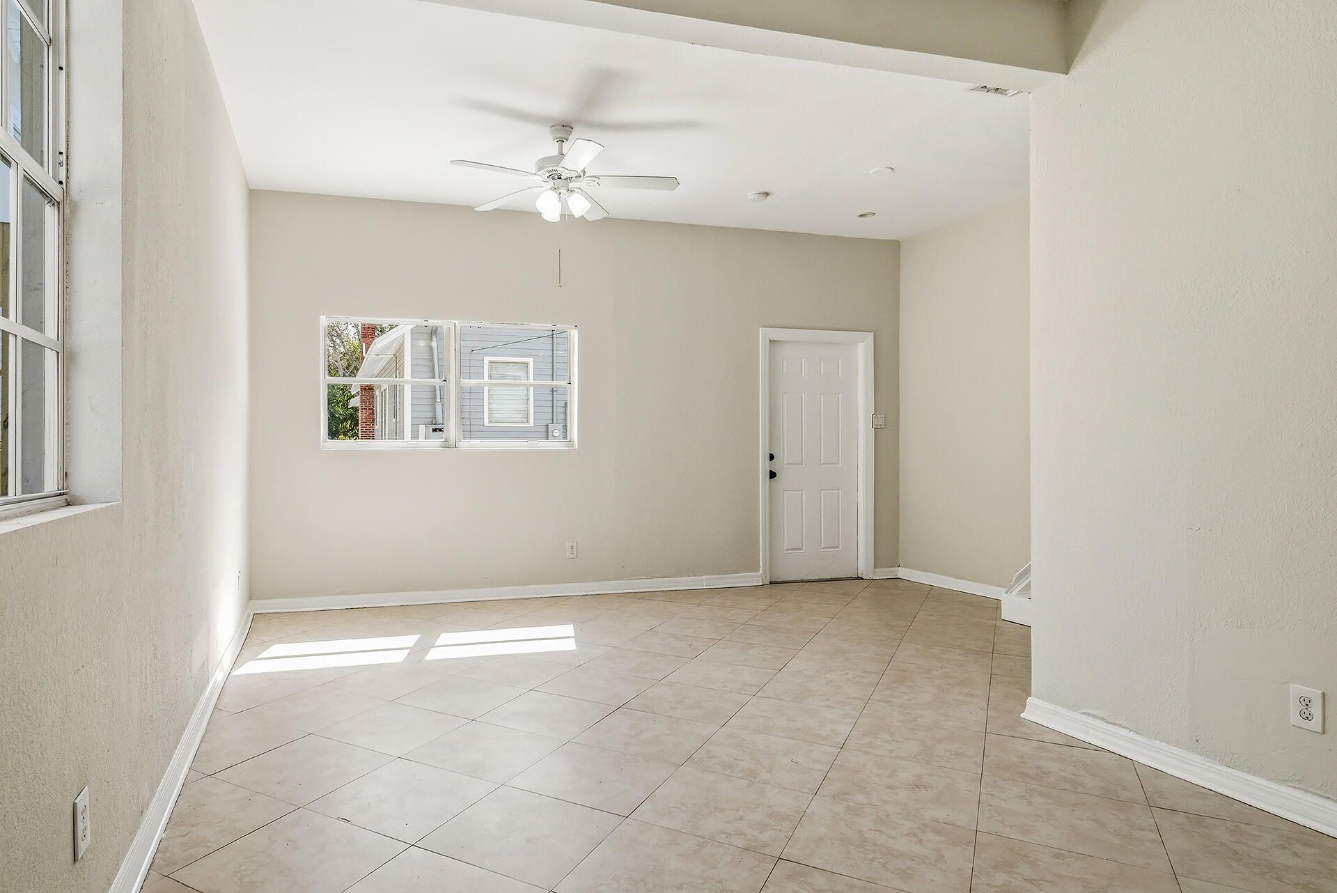 215 S Federal Highway, Unit #2 Rear, Lake Worth Beach, FL 33460 Photo