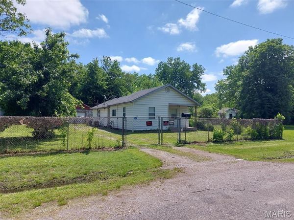 1918 N 57th Street, East St Louis, IL 62204