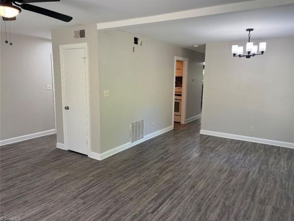 2821 Bleeker Square , Winston-Salem, NC 27106