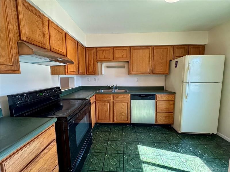 3254 Gambit Square, Dayton, OH 45449 Photo 4