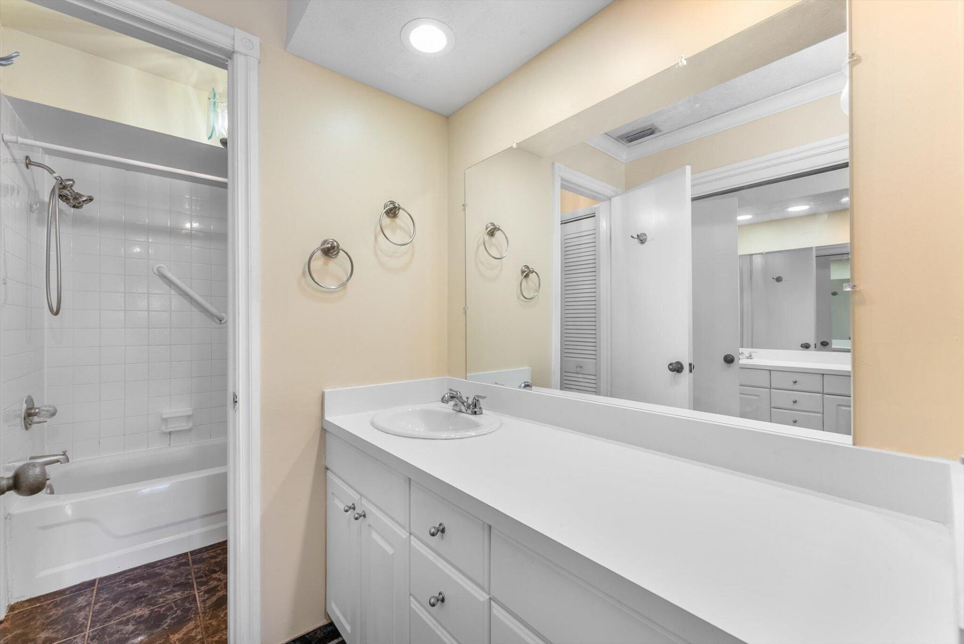 8000 Lagos De Campo Boulevard, Unit A-307, Tamarac, FL 33321 Photo