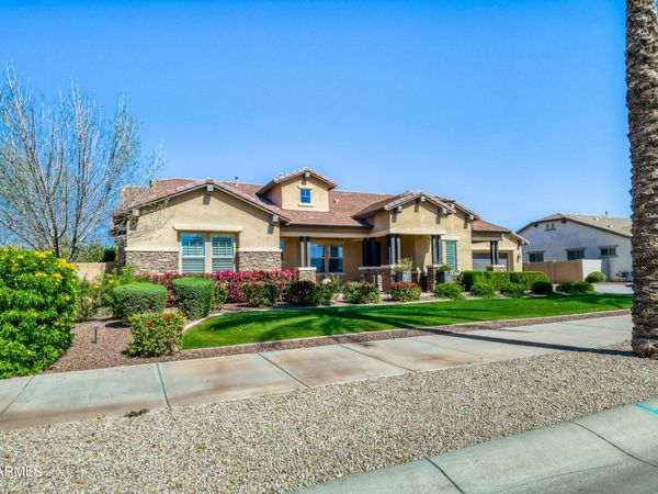 14646 W VILLAGE Parkway, Litchfield Park, AZ 85340