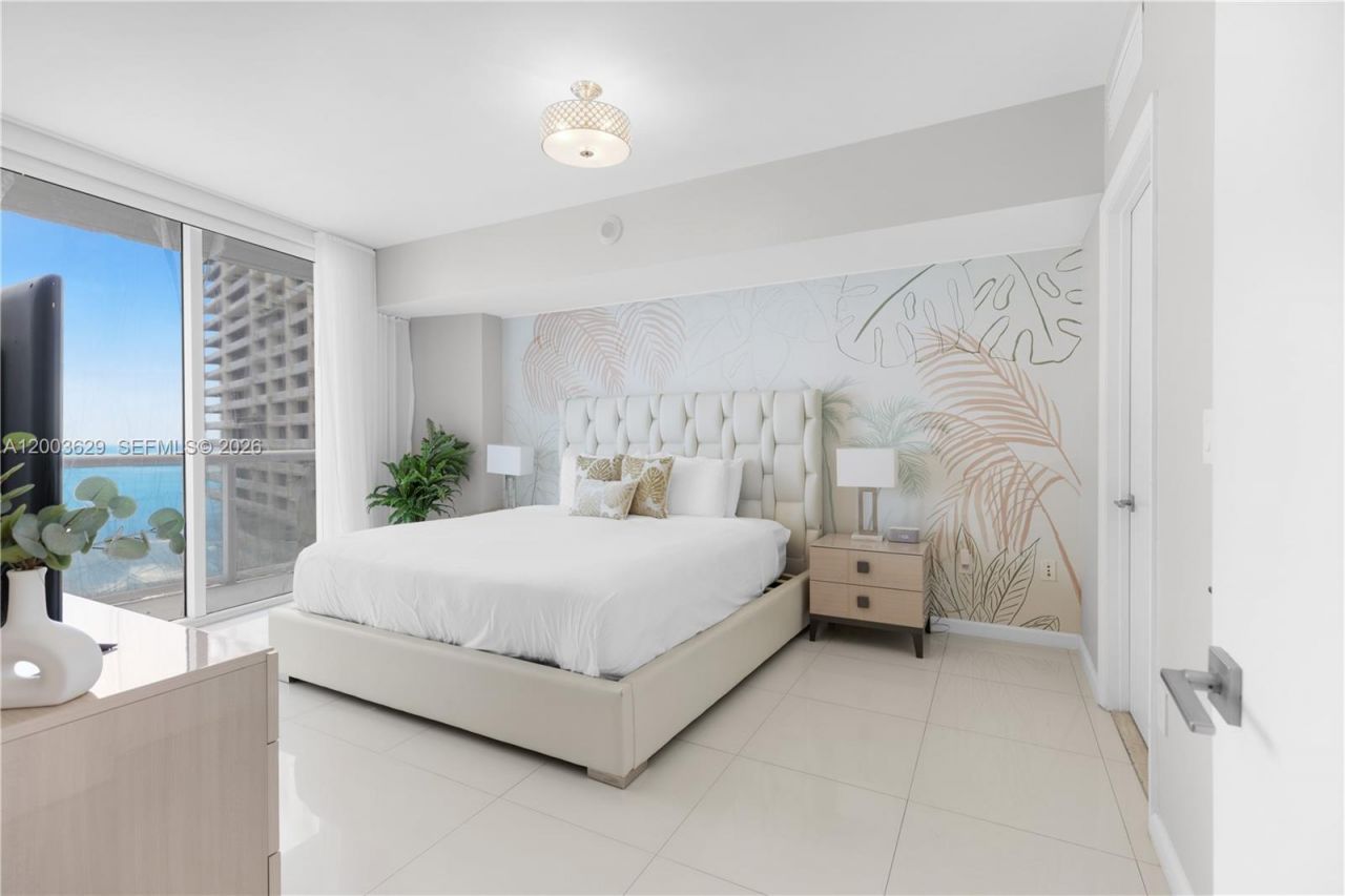 485 Brickell Ave , Unit 4501, Miami, FL 33131 Photo