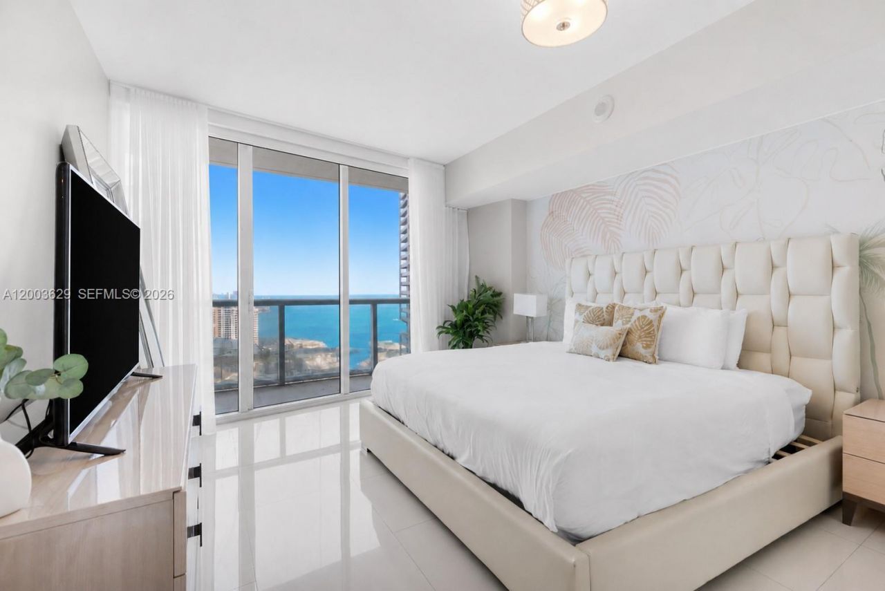 485 Brickell Ave , Unit 4501, Miami, FL 33131 Photo