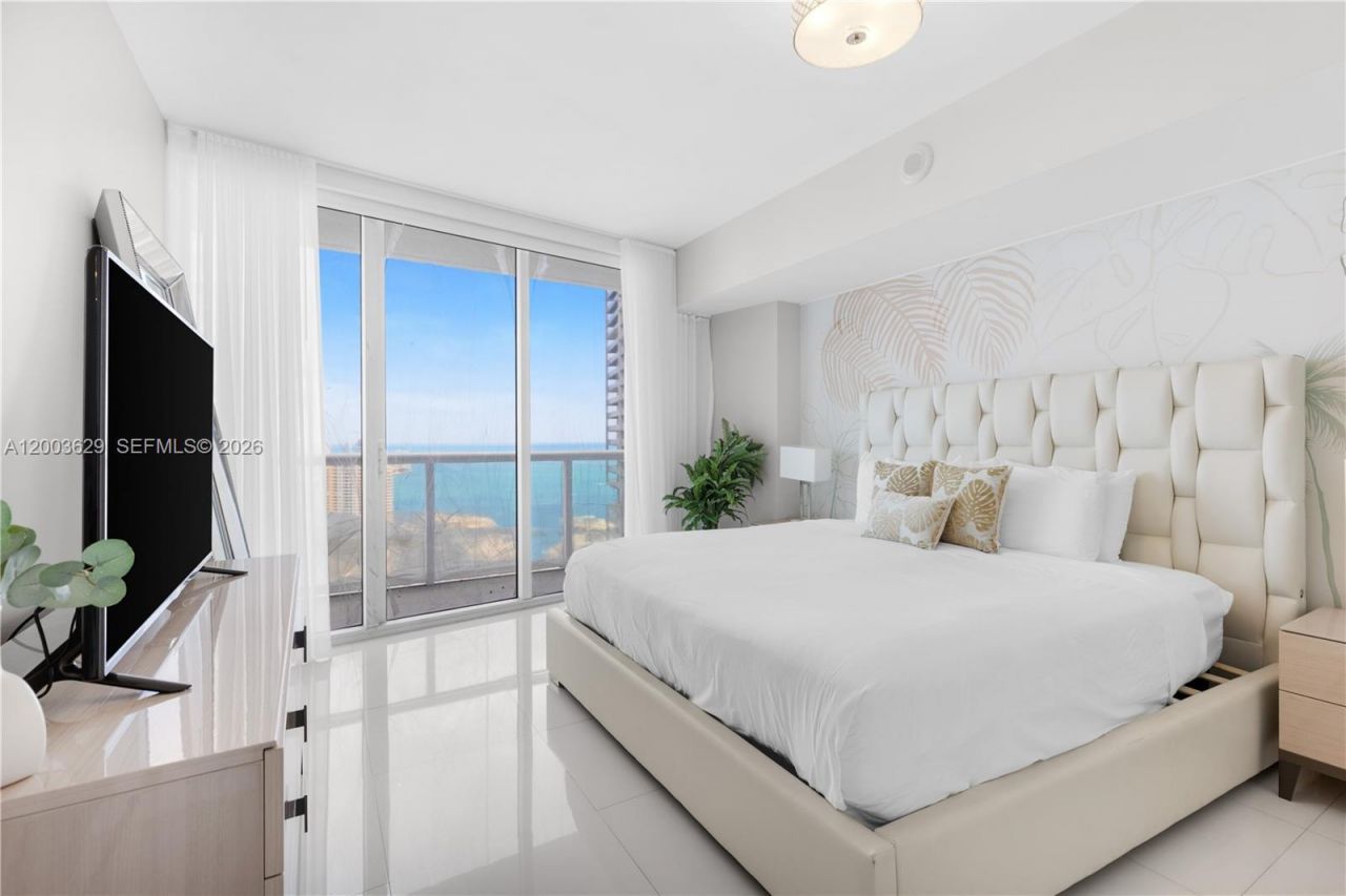 485 Brickell Ave , Unit 4501, Miami, FL 33131 Photo