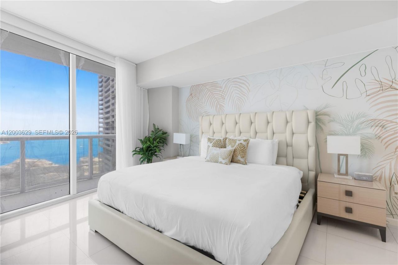 485 Brickell Ave , Unit 4501, Miami, FL 33131 Photo