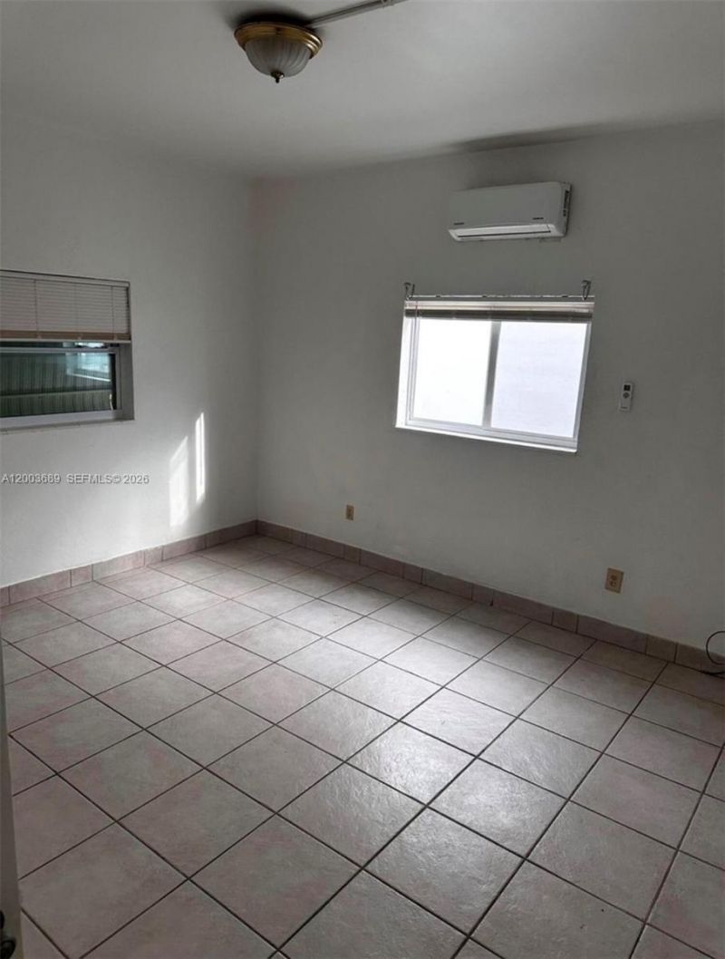 911 NE 5th Ave , Unit 1, Homestead, FL 33030 Photo