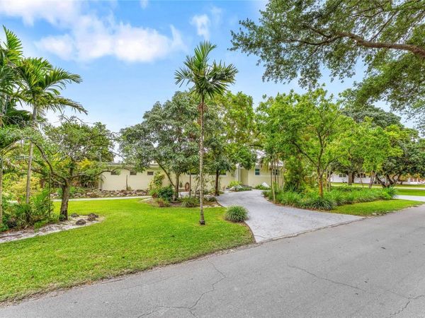 501 Lawn Way, Miami Springs, FL 33166