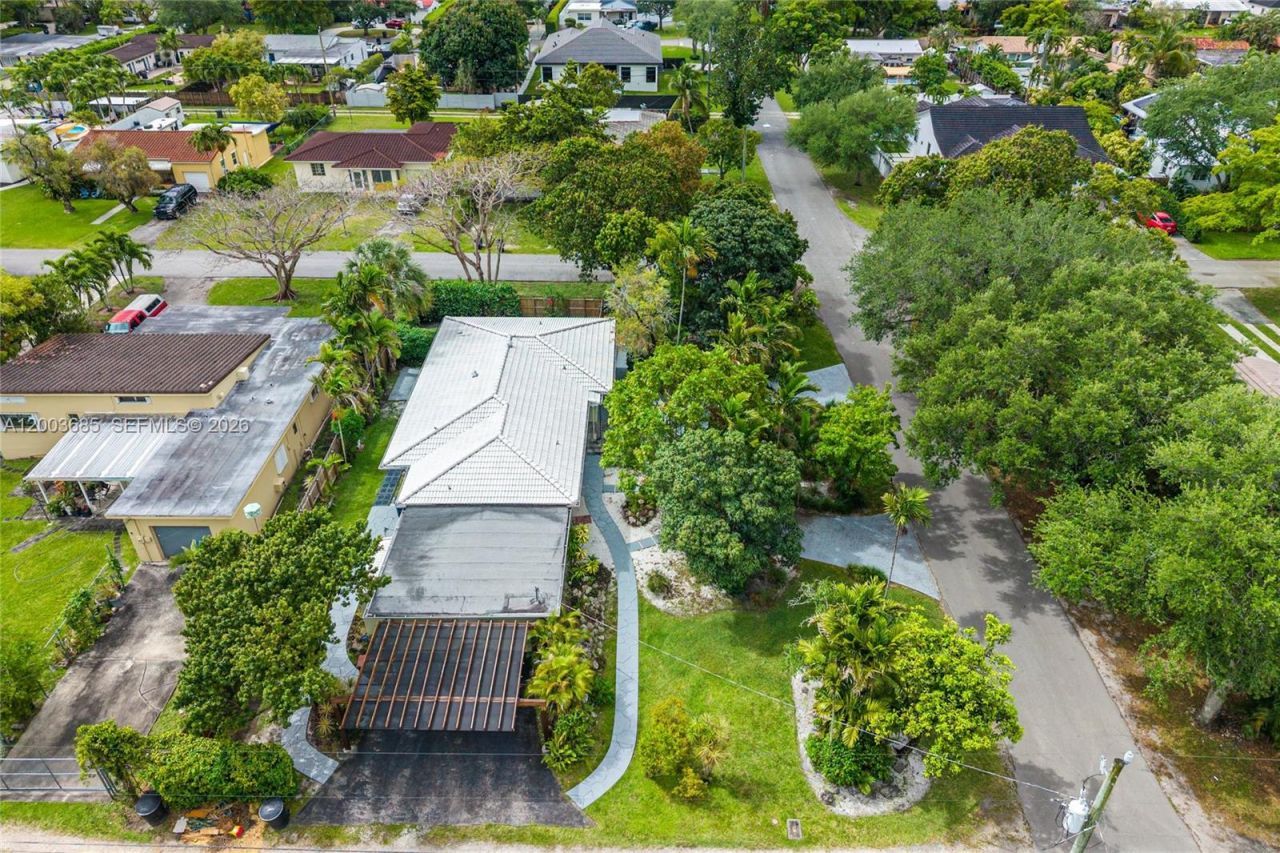 501 Lawn Way, Miami Springs, FL 33166 Photo