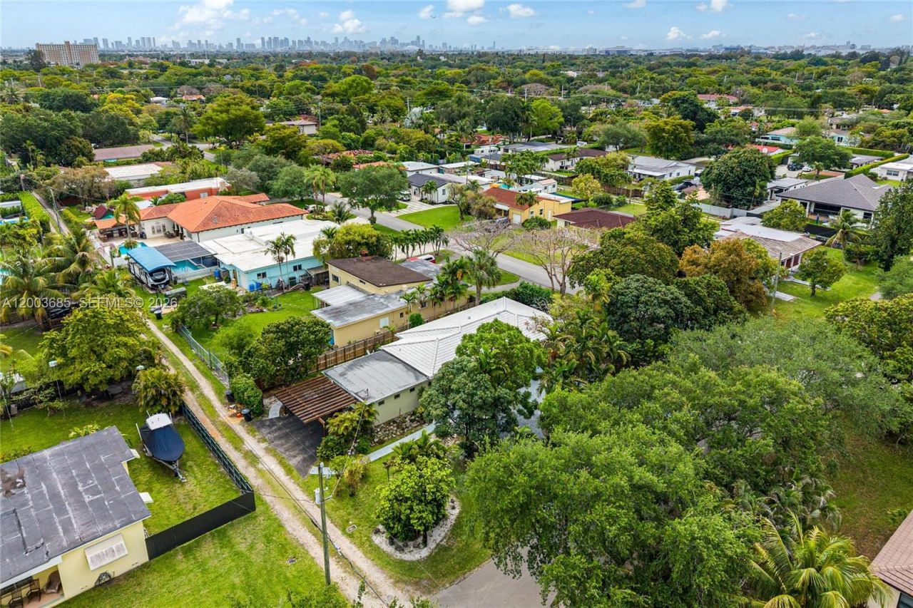 501 Lawn Way, Miami Springs, FL 33166 Photo