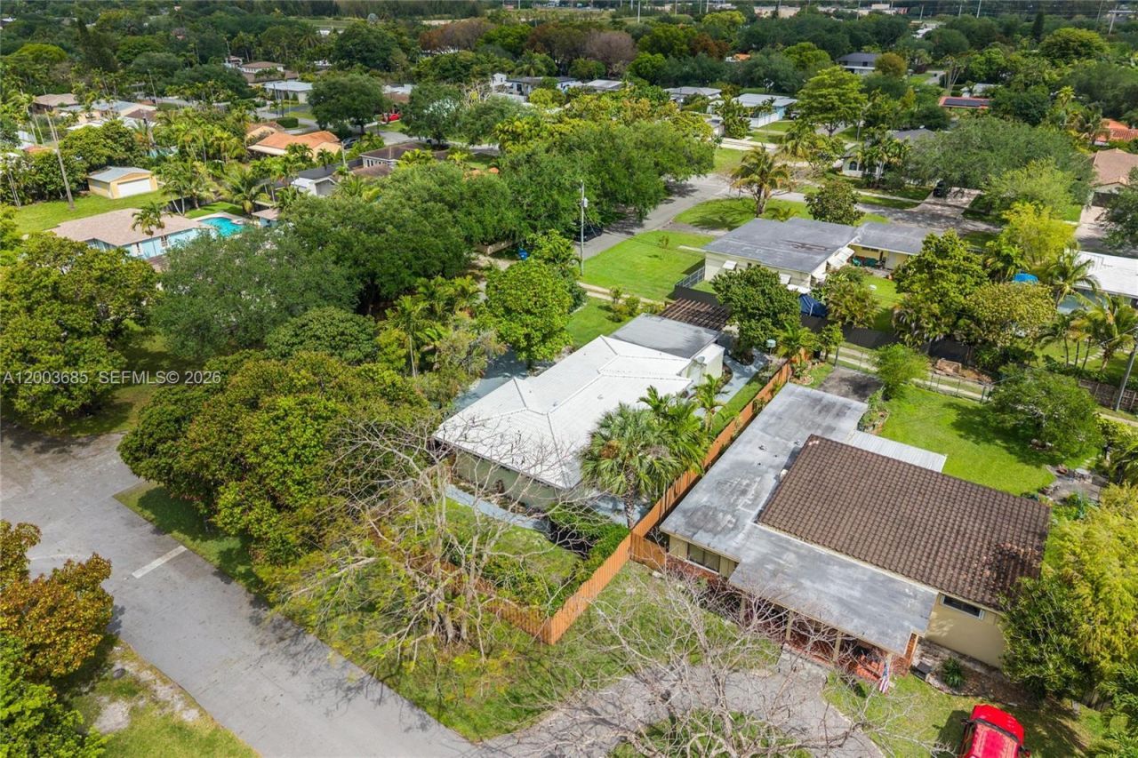 501 Lawn Way, Miami Springs, FL 33166 Photo